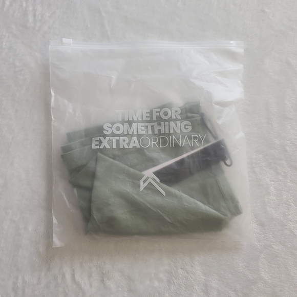 Oner active NWT sage green short - Picture 4 of 9